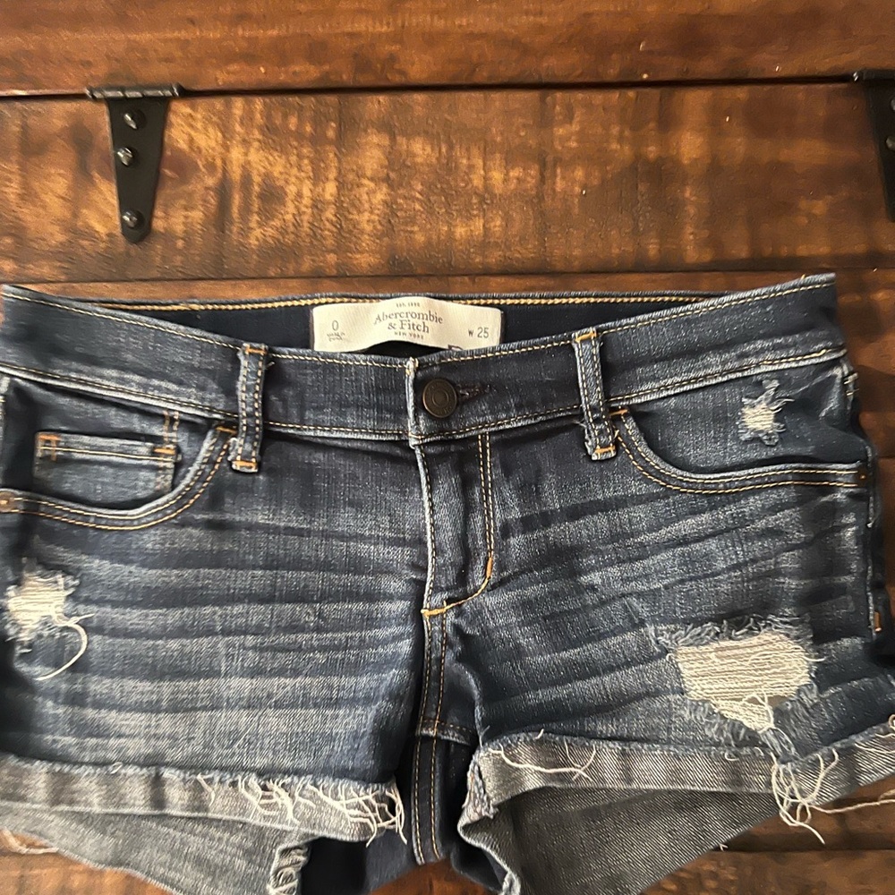 Abercrombie and Fitch shorts size 0 waist 25